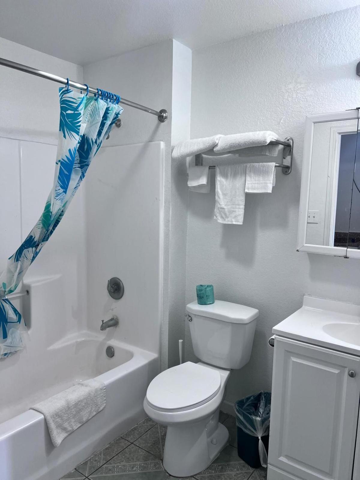 Oyo Garden Inn And Suites Pearsall I-35 East Экстерьер фото