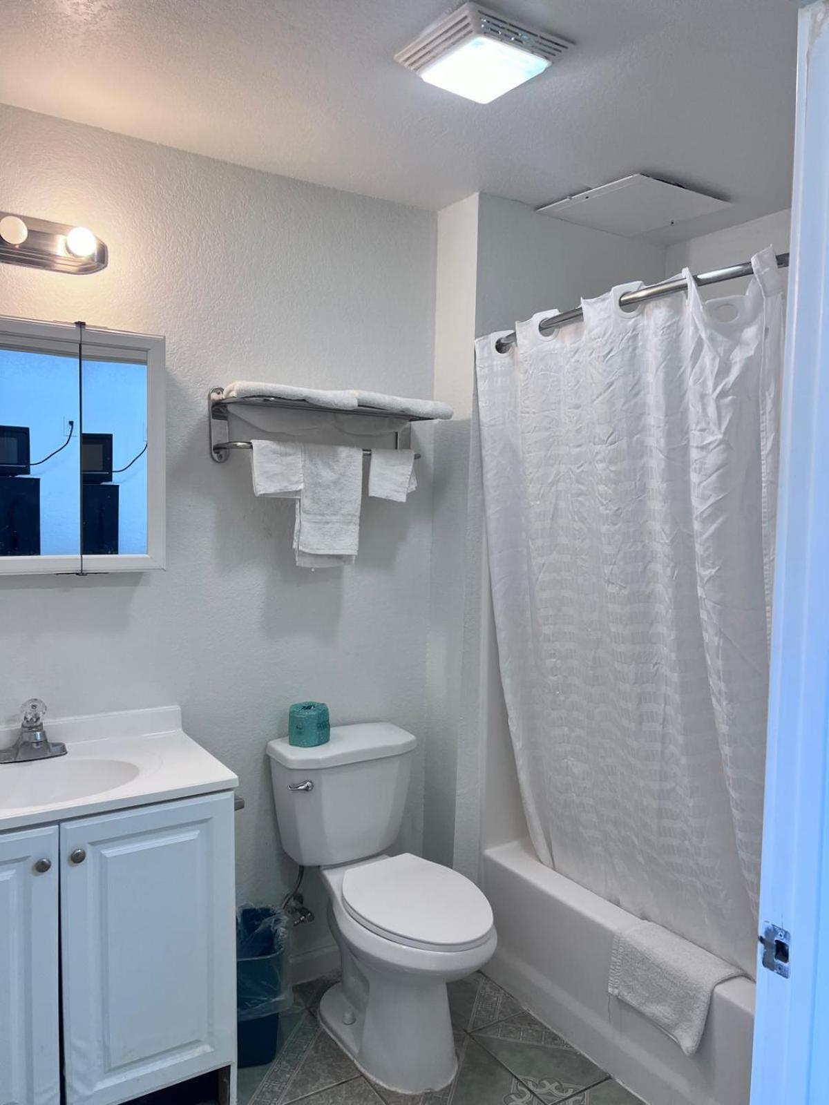 Oyo Garden Inn And Suites Pearsall I-35 East Экстерьер фото