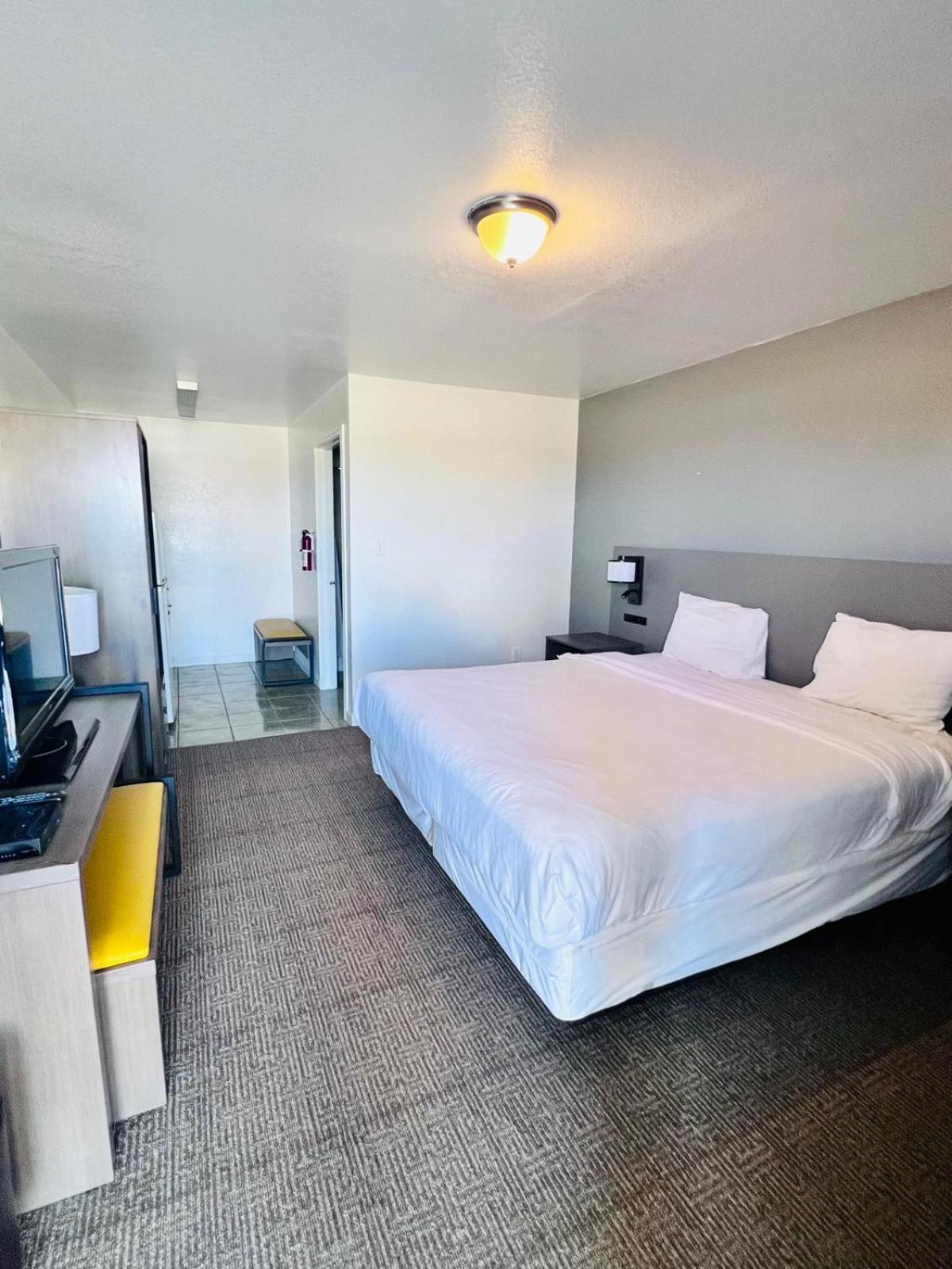 Oyo Garden Inn And Suites Pearsall I-35 East Экстерьер фото