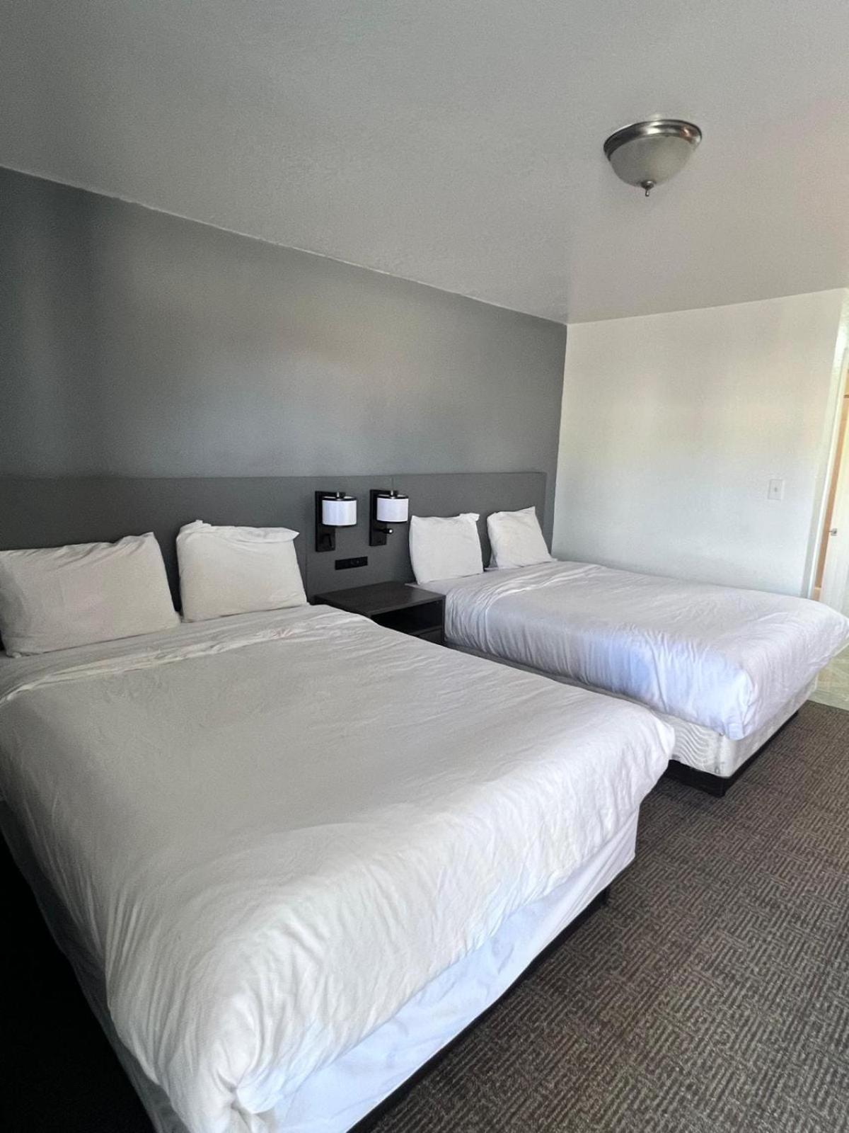 Oyo Garden Inn And Suites Pearsall I-35 East Экстерьер фото