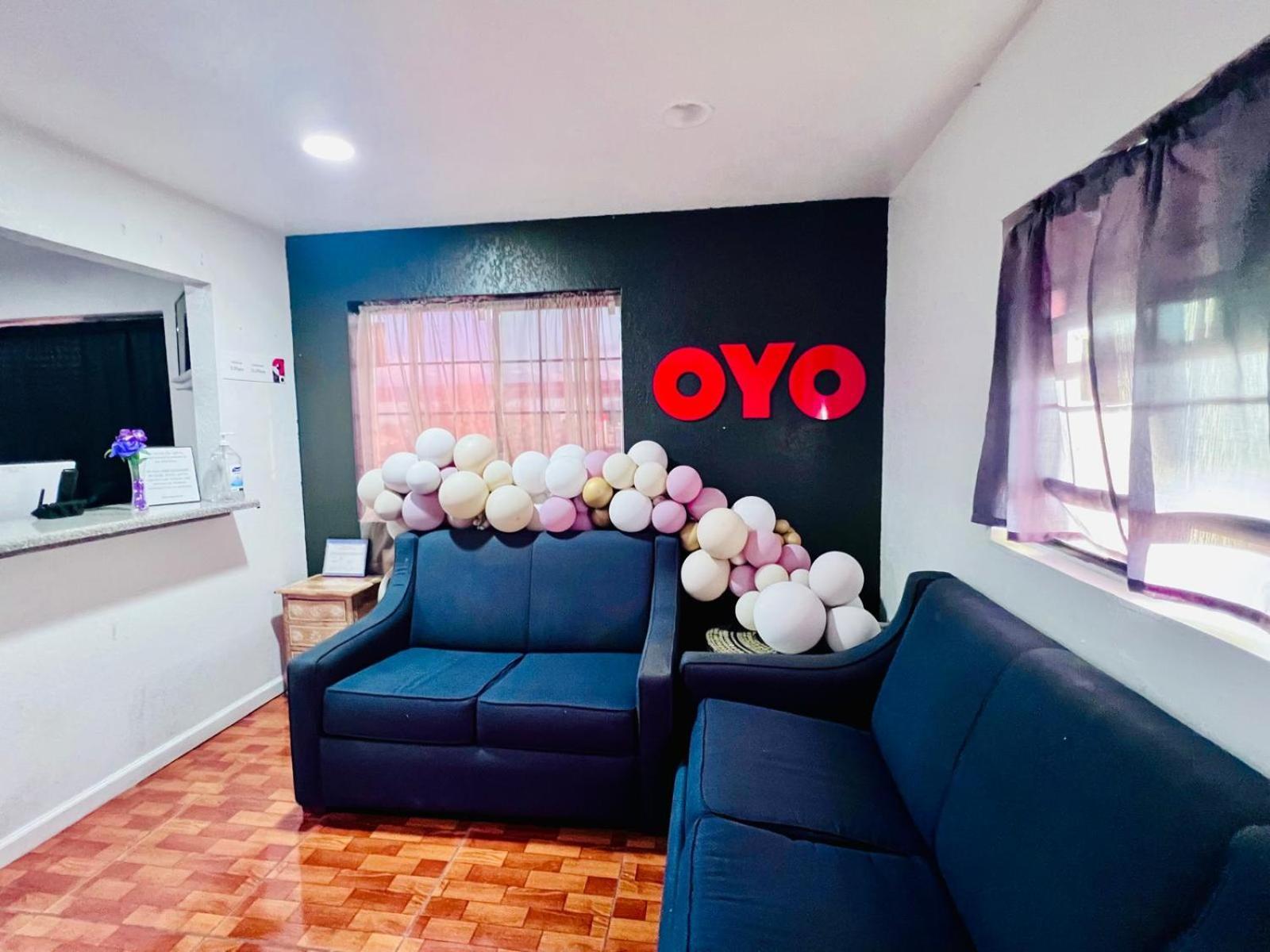 Oyo Garden Inn And Suites Pearsall I-35 East Экстерьер фото