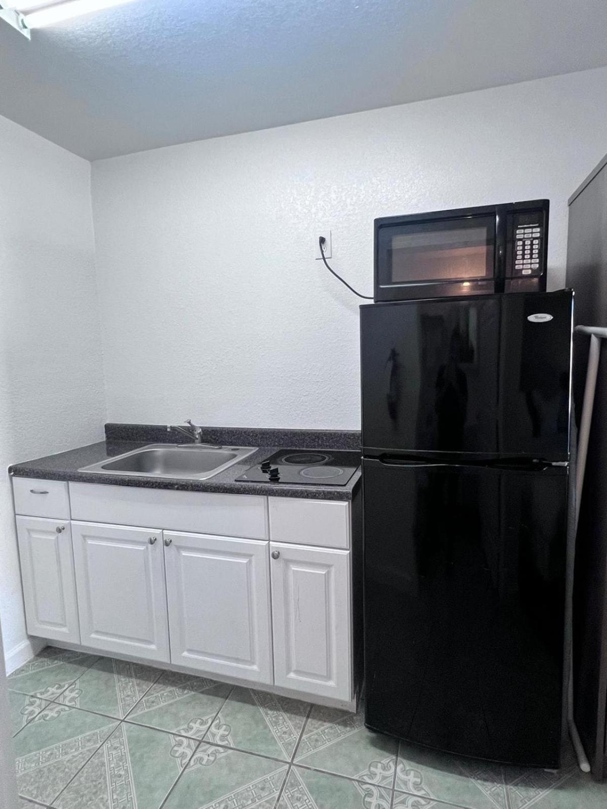 Oyo Garden Inn And Suites Pearsall I-35 East Экстерьер фото