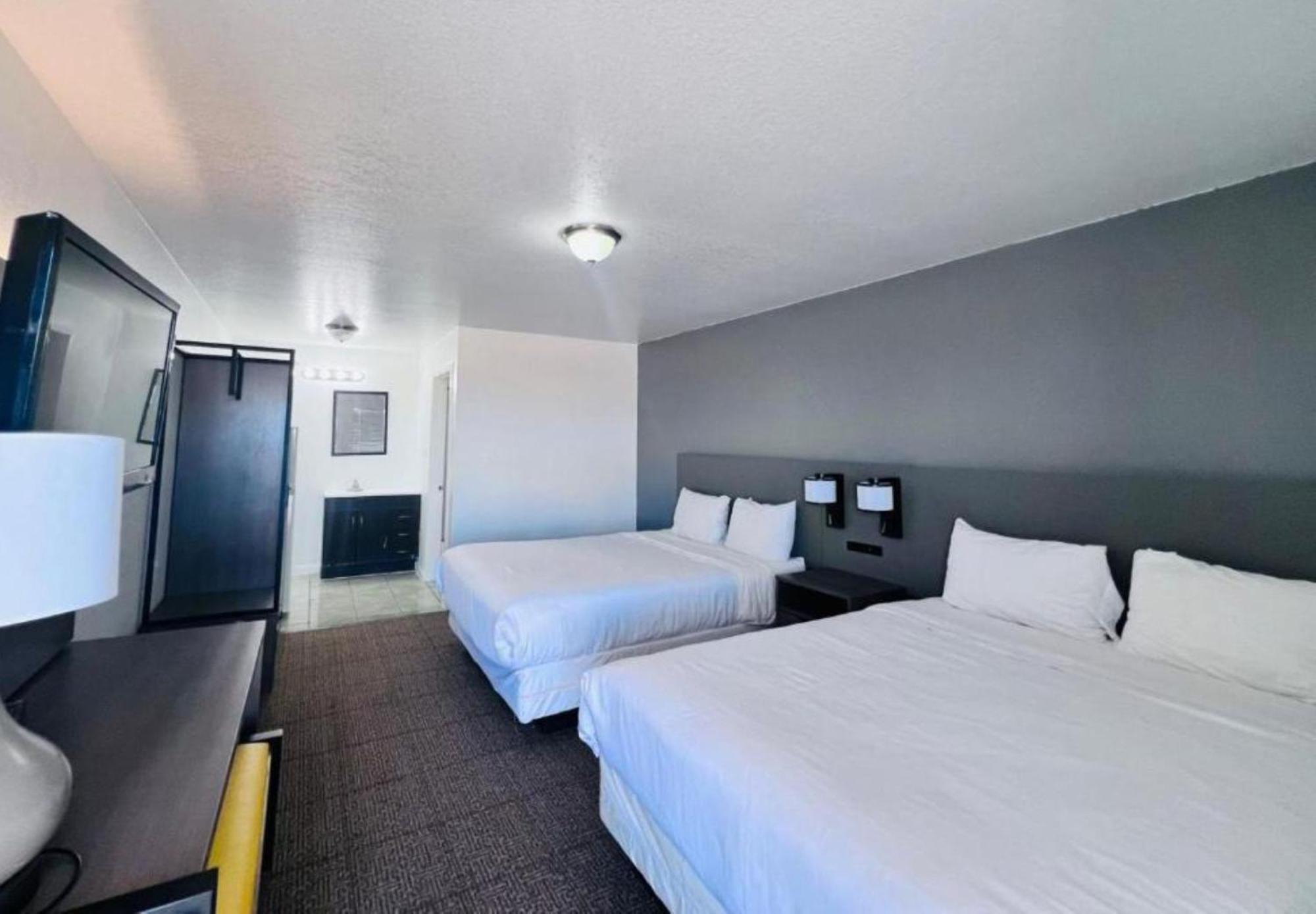 Oyo Garden Inn And Suites Pearsall I-35 East Экстерьер фото